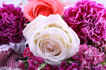 白色玫瑰花康乃馨