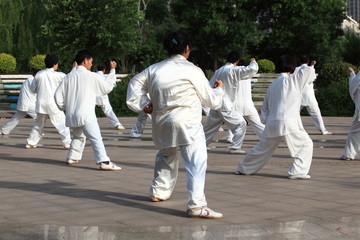 晨练 太极拳 老年人