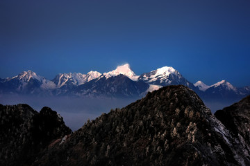 贡嘎雪山