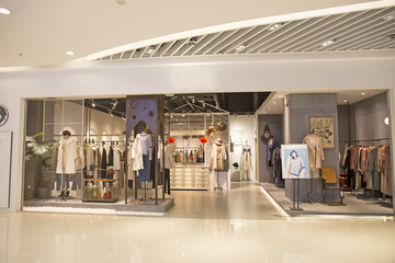服装专卖店 专卖店橱窗 女装店