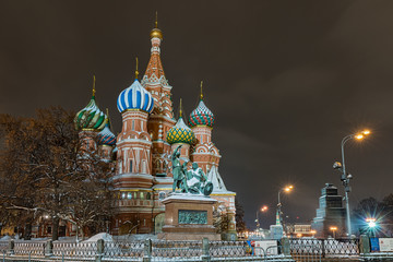 圣瓦西里升天大教堂夜景