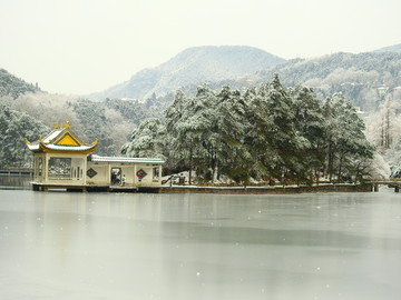 庐山如琴湖