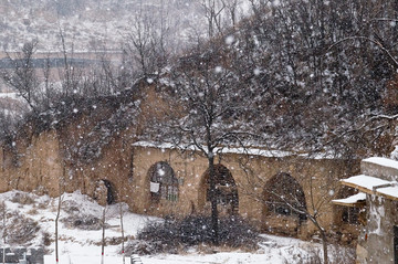 陕北窑洞雪景