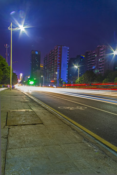 马路 车流 动感 路灯