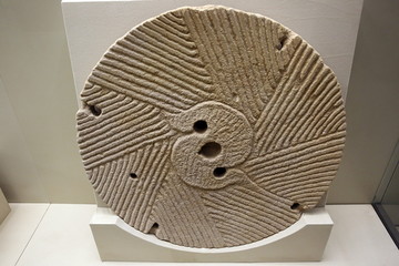 汉汉代时期期条线纹石磨