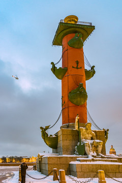 瓦西里岛古港口灯塔
