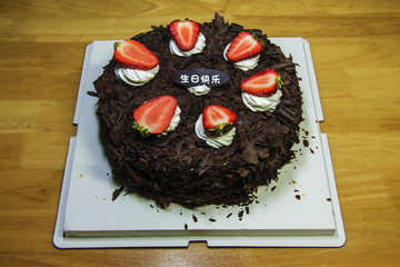 一个巧克力生日蛋糕