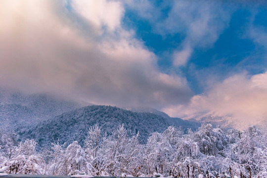 雪山风光