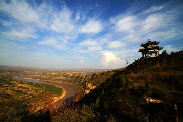 山水相依乾坤湾