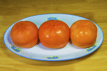 三个柿子