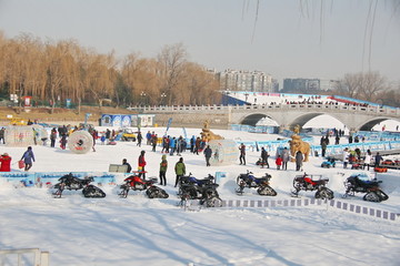 陶然然亭亭冰冰雪雪嘉嘉年华雪地