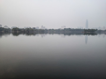 清晨的大明湖
