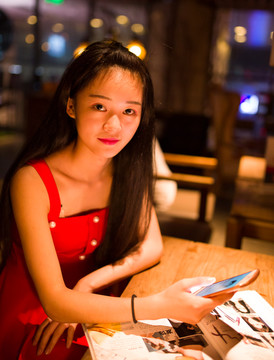咖啡馆女孩