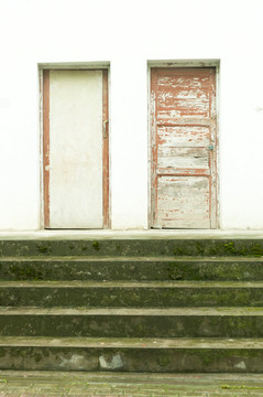 台阶和门
