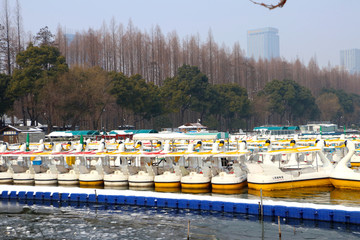 冬天玄武湖游乐场