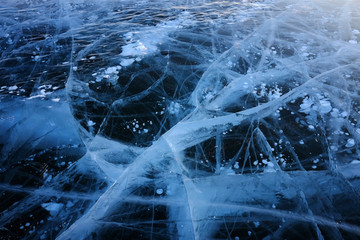 赛里木湖的冰泡