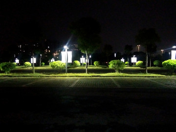 停车场夜景