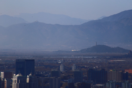 大钉子奥运塔远眺北京远山