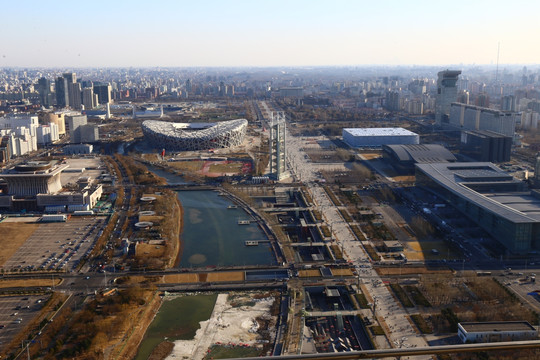 大钉子奥运塔爬楼俯视北京城市