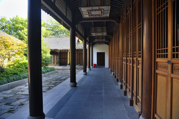 中式古典木结构回廊古建筑