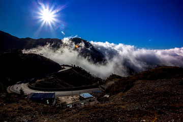 云南轿子雪山云雾