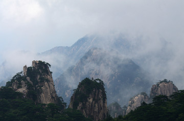 云雾中的黄山