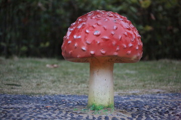 小蘑菇雕塑