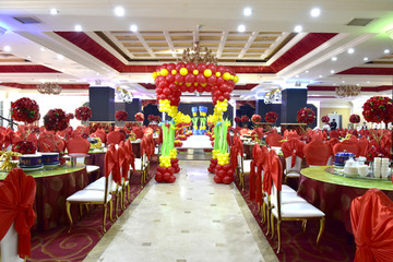 红色婚礼主题餐厅