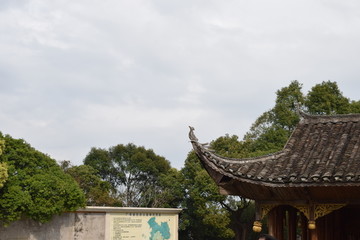 老建筑屋檐