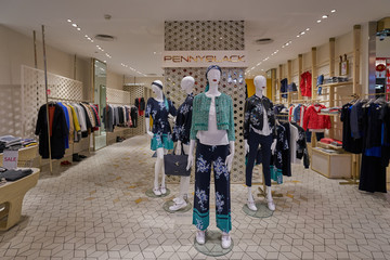 女装专卖店 高清大图