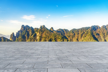 城市道路广场砖 和远山