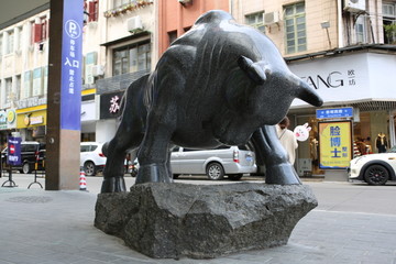 公牛雕塑