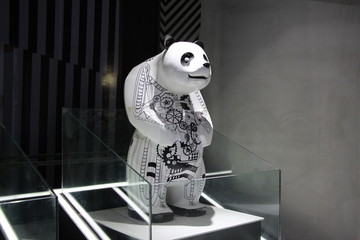 创意熊猫雕塑