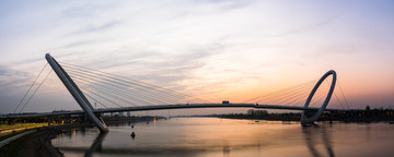 南京眼步行桥日落景观