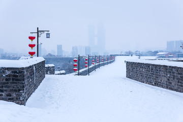 城墙上雪景