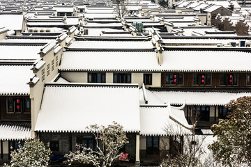 俯瞰雪后的老门东建筑群