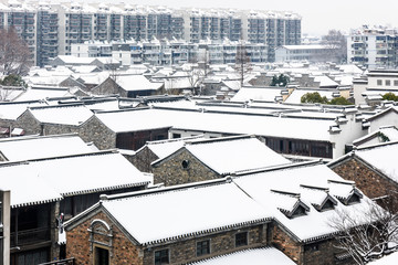 俯瞰雪后的老门东建筑群