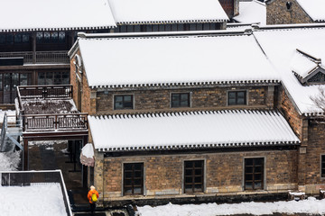 俯瞰雪后的老门东建筑群