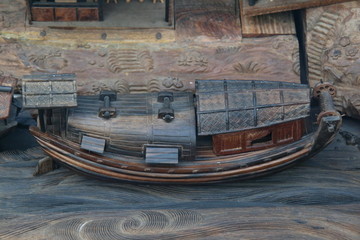 木雕清明上河图带棚木船