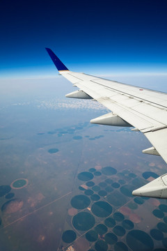 飞机上俯视大地风景