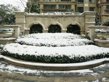 花园雪景