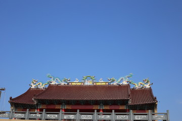 祠堂龙雕像