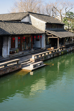 临水民居