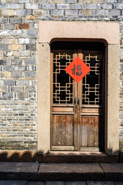 民居房门