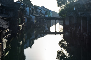 临河民居