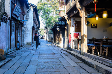 老街晨景