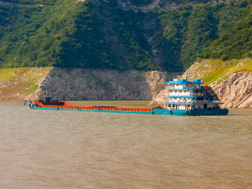 长江上的轮船