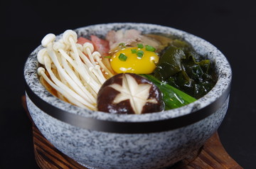 韩式石锅拌饭