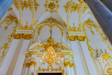 冬宫 室内金色浮雕装饰