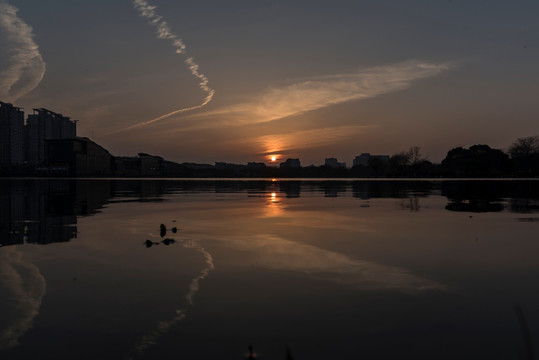 夏阳湖日落